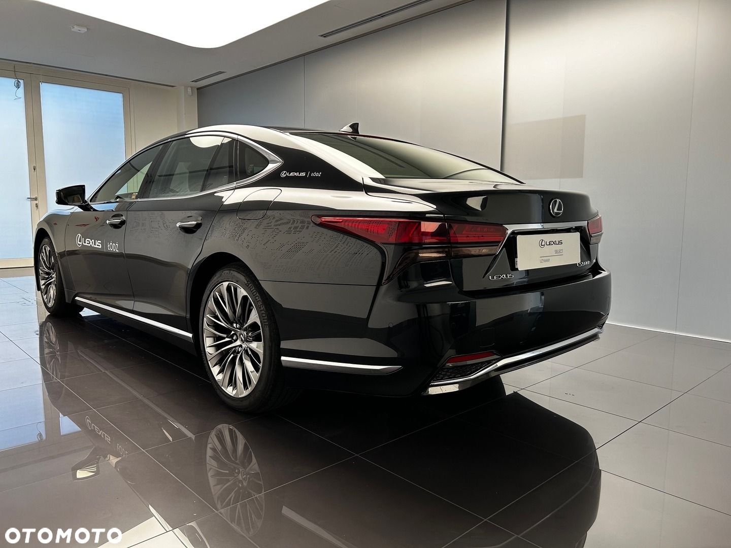Lexus LS - 6