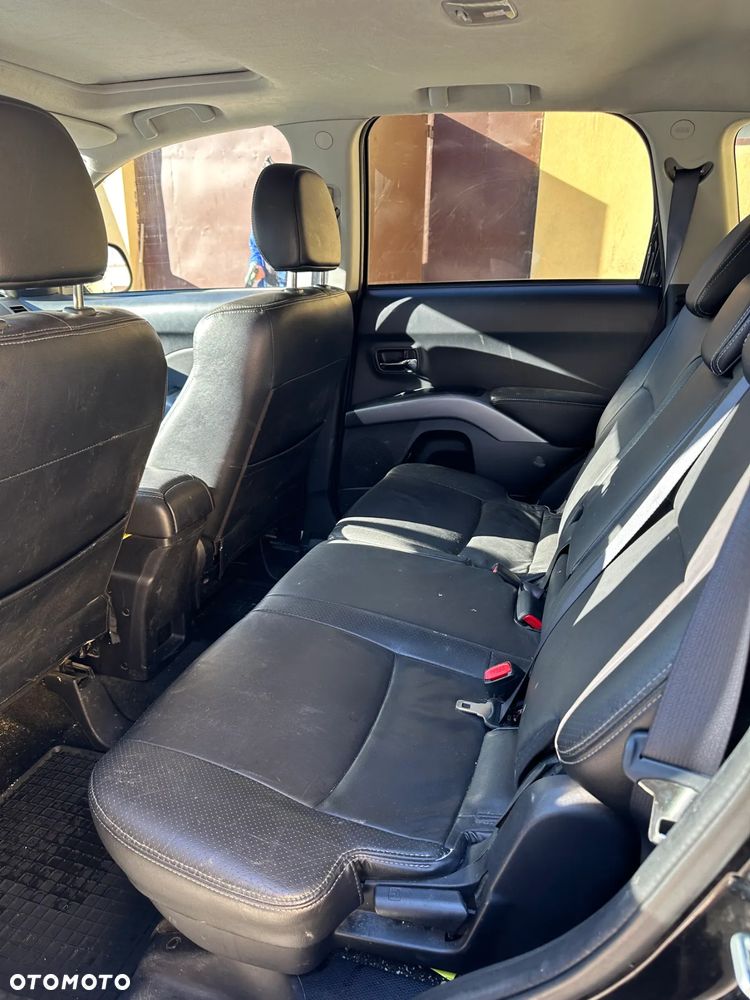 Mitsubishi Outlander - 3