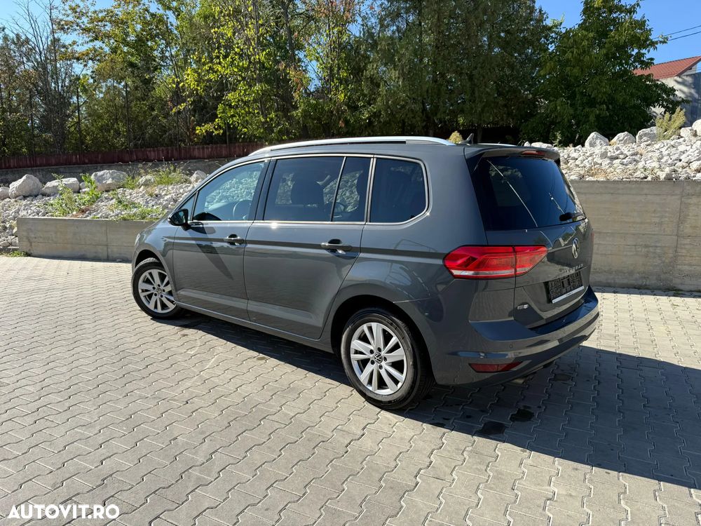 Volkswagen Touran - 4