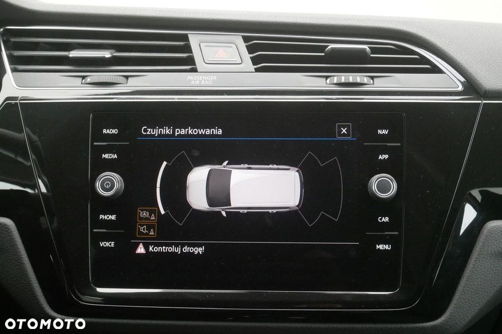 Volkswagen Touran - 18