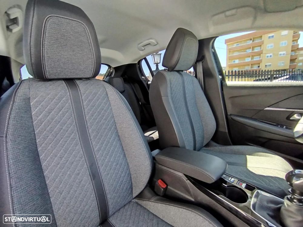 Peugeot 208 TURBO 100 Allure - 13