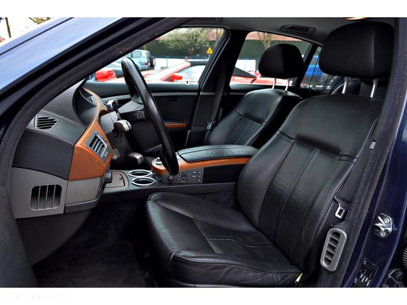 BMW Seria 7 745i - 6
