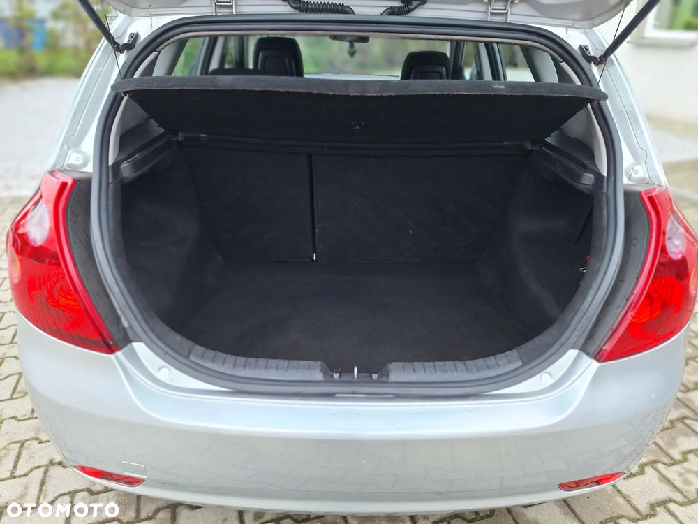 Kia Ceed - 9