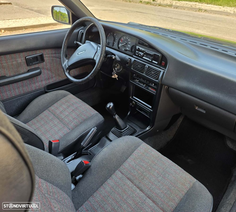 Toyota Corolla - 4