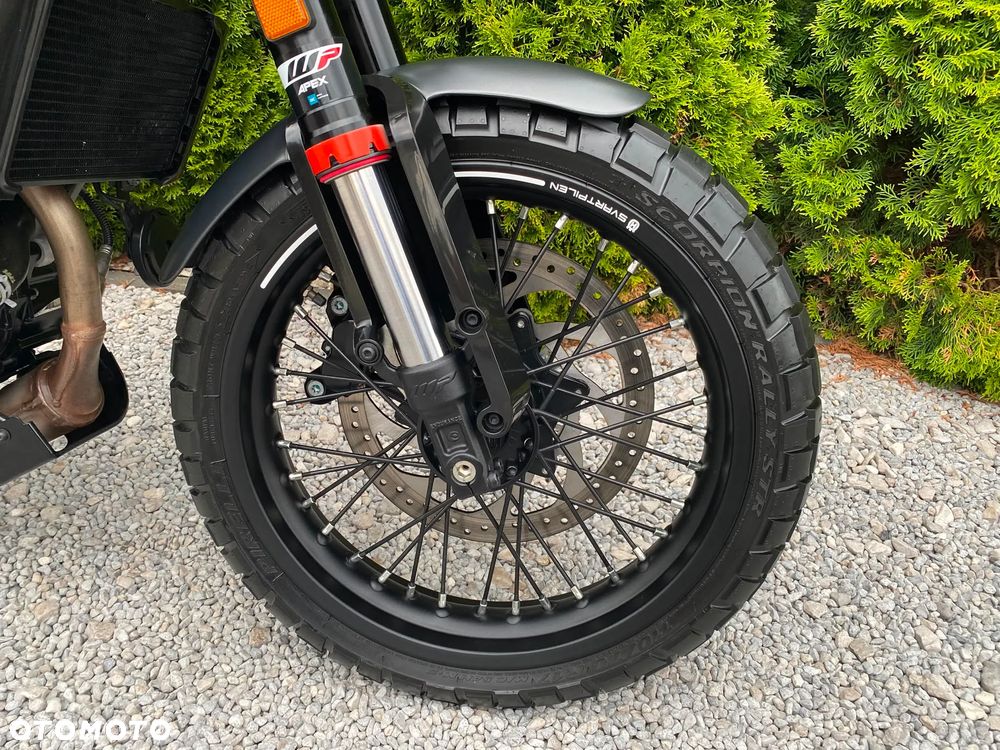 Husqvarna Svartpilen - 11