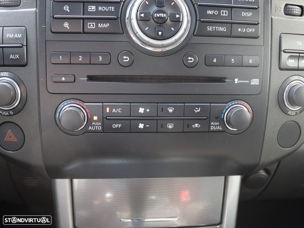 Nissan Navara 3.0 dCi V6 CD LE AT 4WD - 35