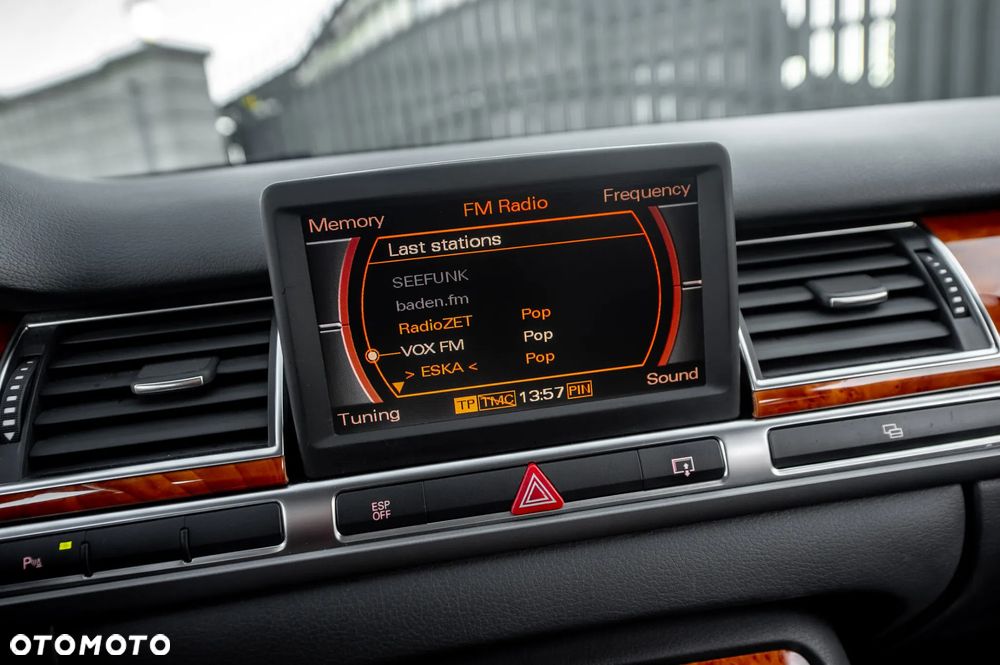 Audi A8 4.2 Quattro - 29