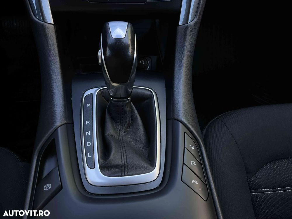 Ford Mondeo - 12