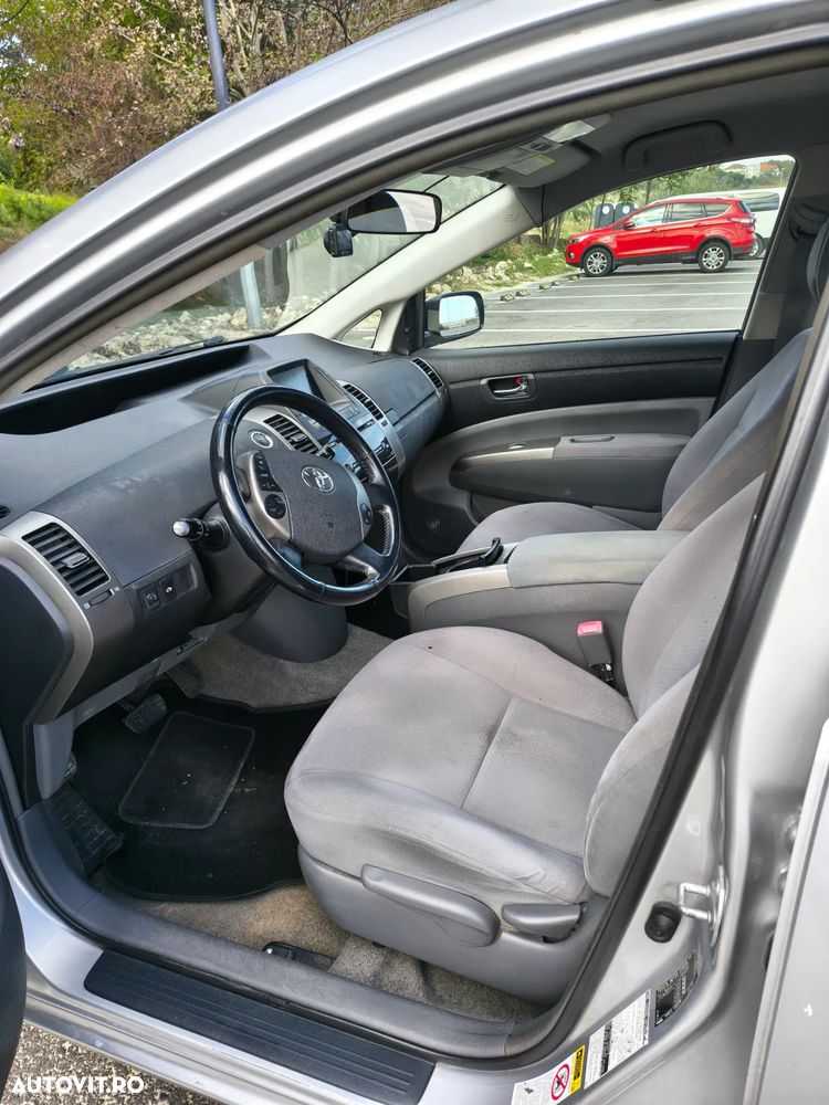 Toyota Prius - 3