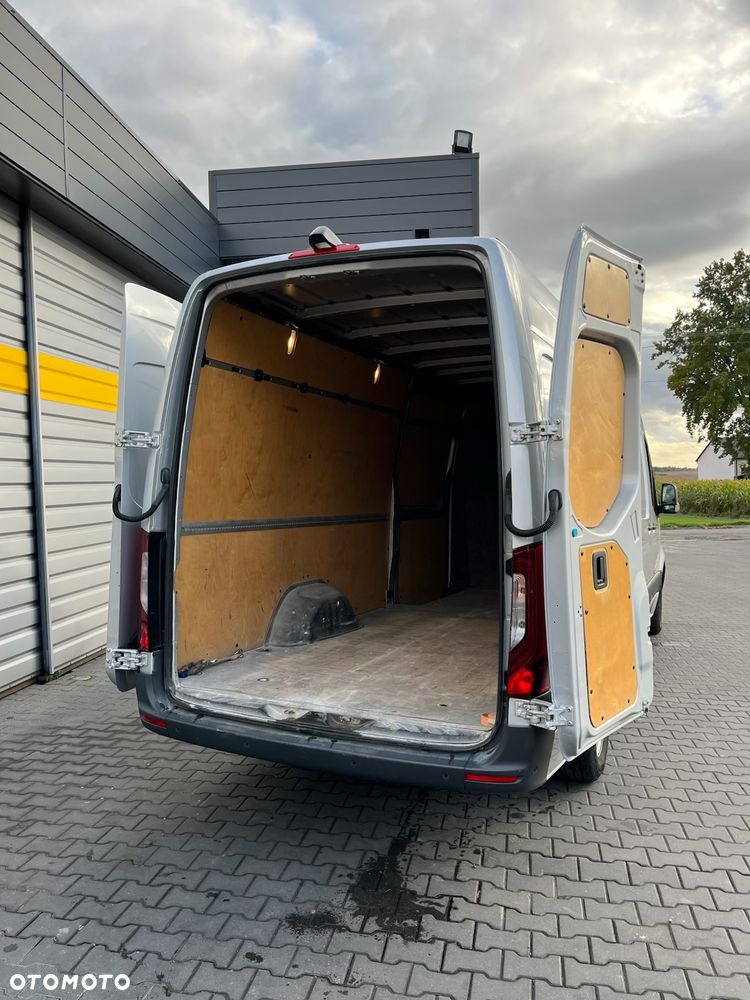 Mercedes-Benz Sprinter - 9