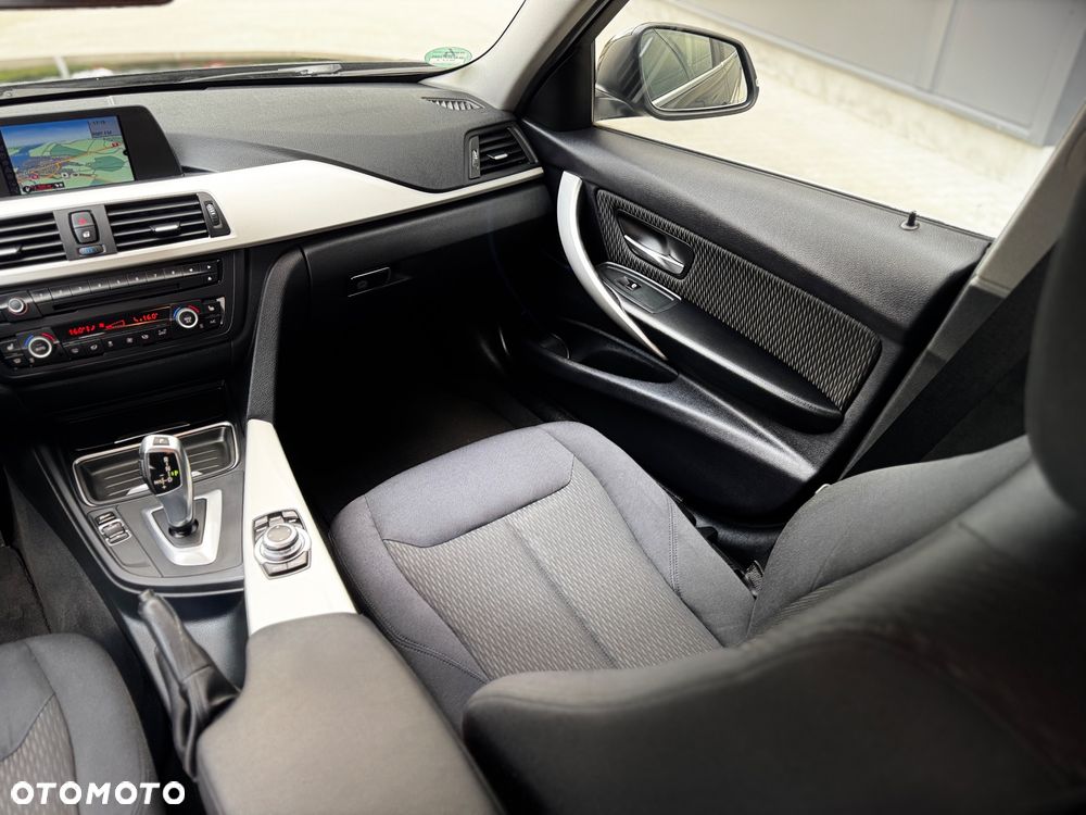 BMW Seria 3 - 12