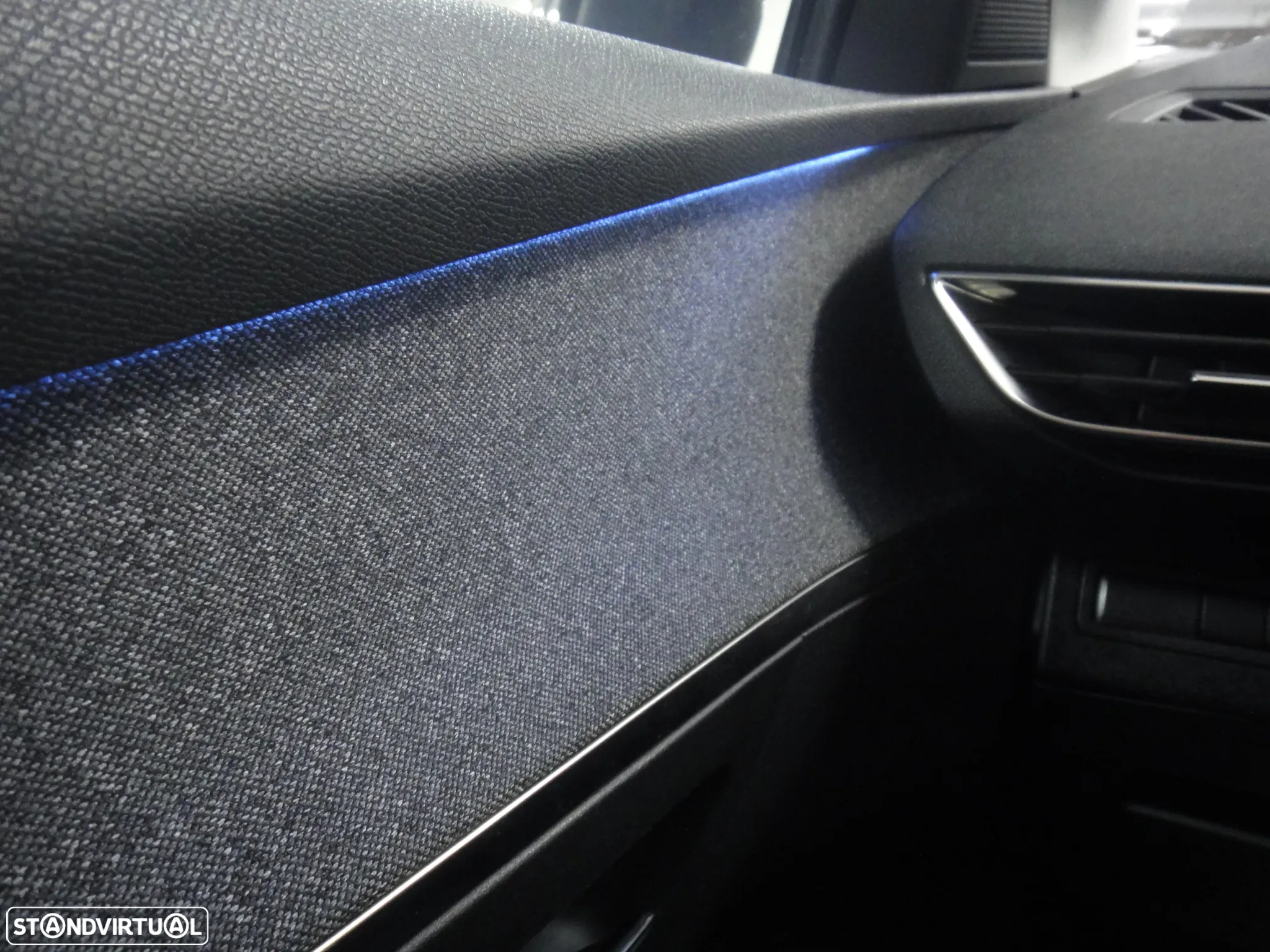 Peugeot 3008 1.2 PureTech Allure EAT8 - 30