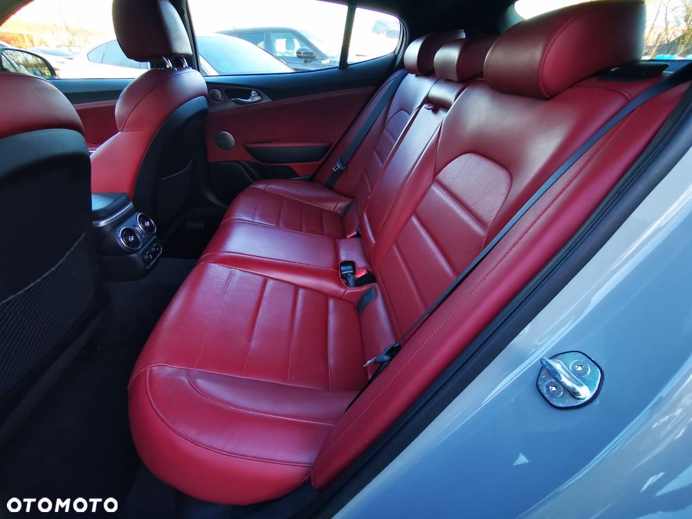 Kia Stinger - 13