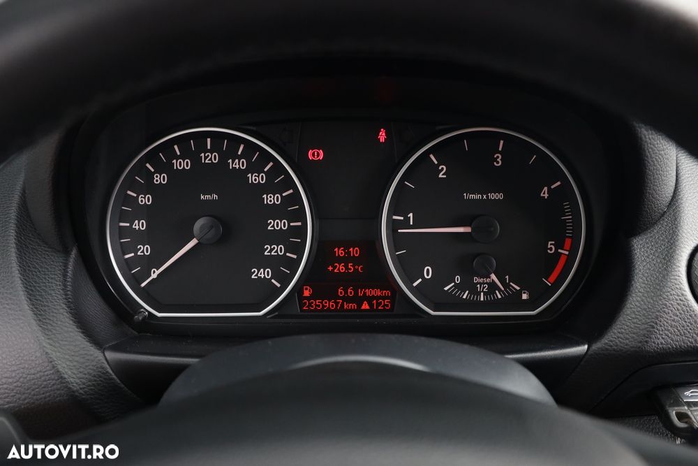 BMW Seria 1 118d - 23