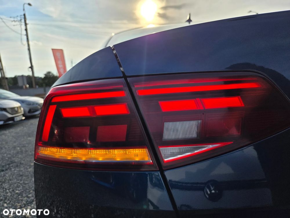 Volkswagen Passat 2.0 TDI EVO Business DSG - 36