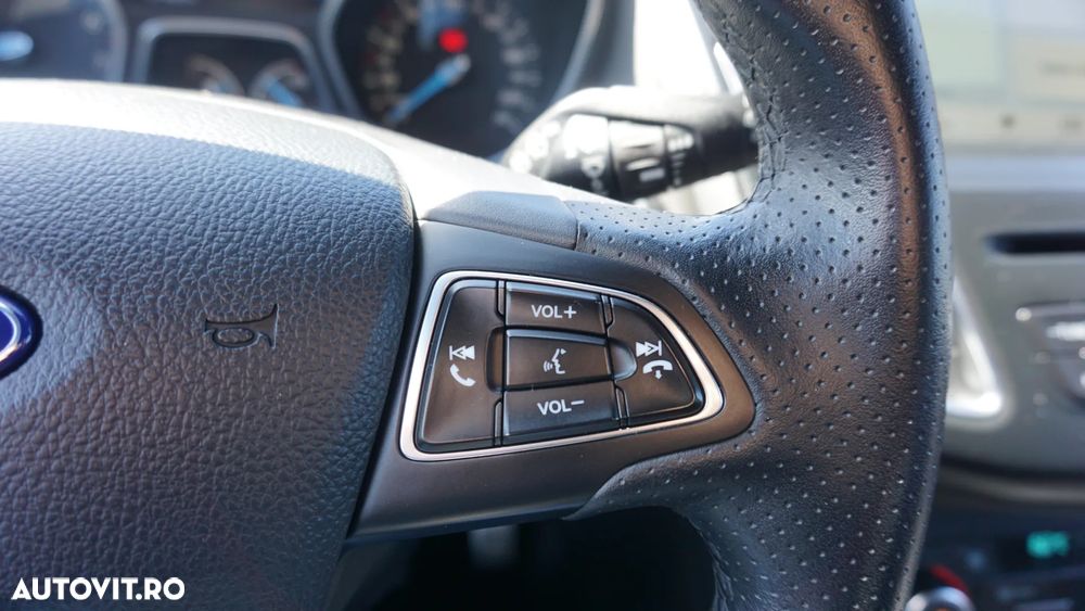 Ford Focus 1.0 EcoBoost Start-Stopp-System ST-LINE DESIGN - 23