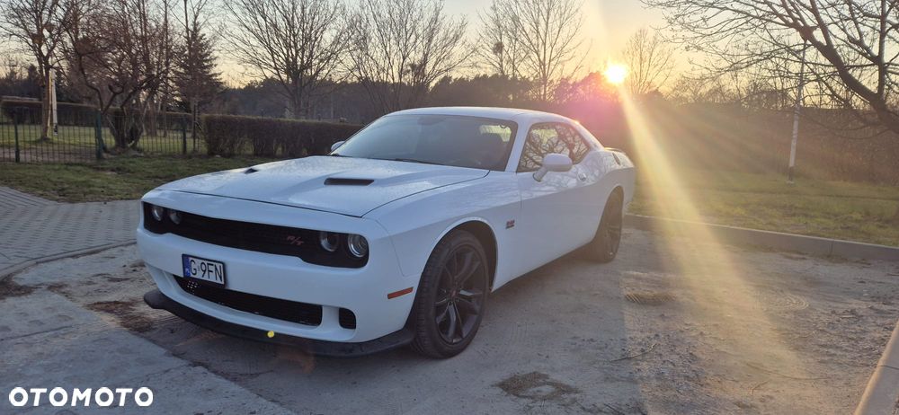 Dodge Challenger 5.7 R/T - 1