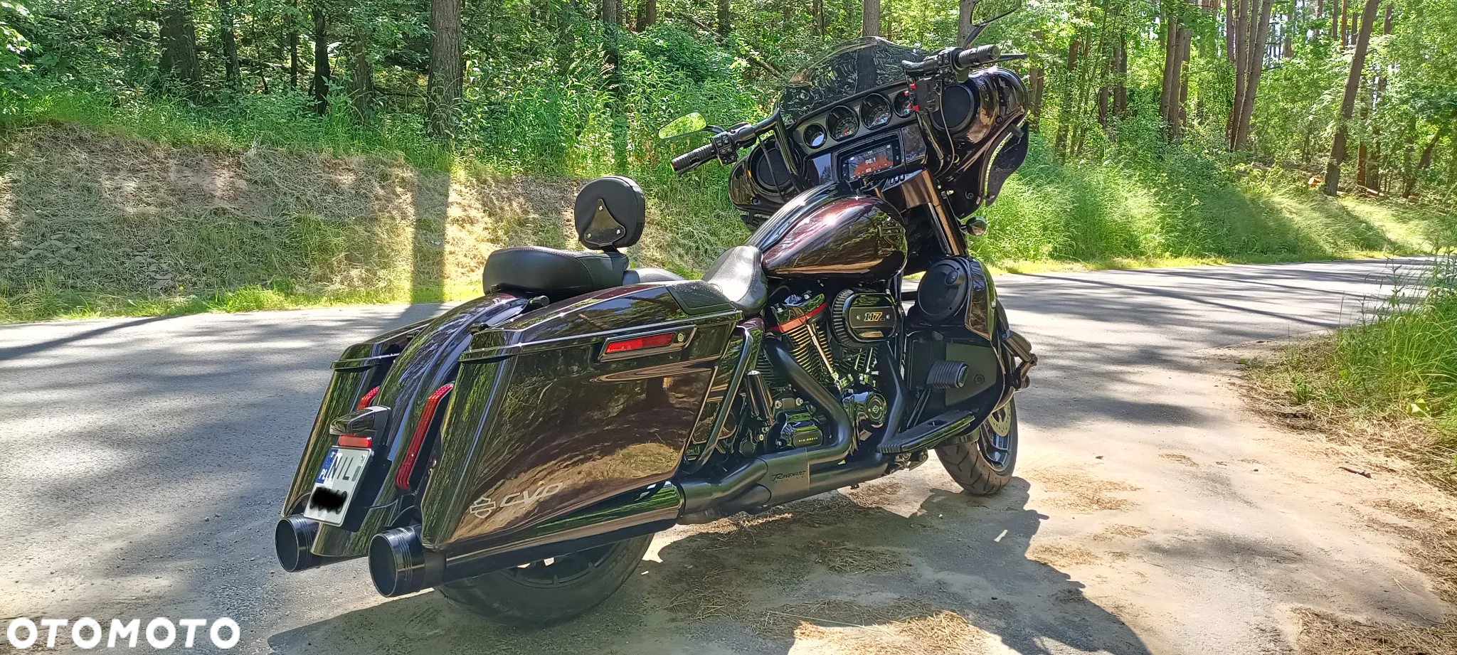 Harley-Davidson CVO Street Glide - 3