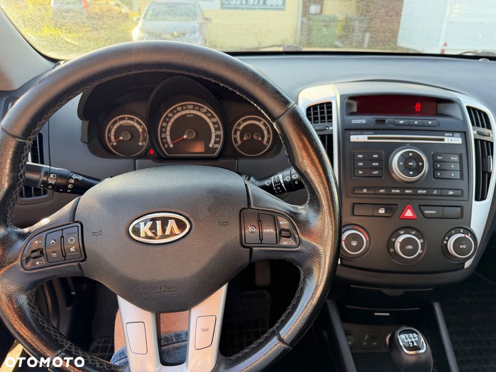 Kia Ceed 1.4 Comfort + - 6
