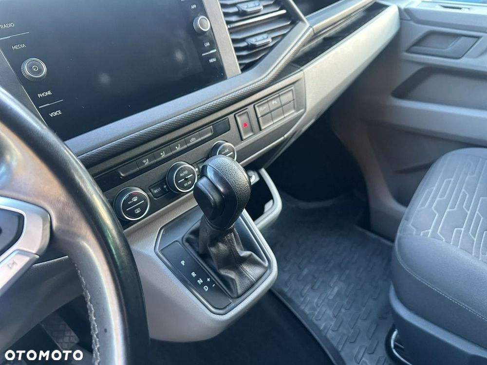Volkswagen Caravelle - 23