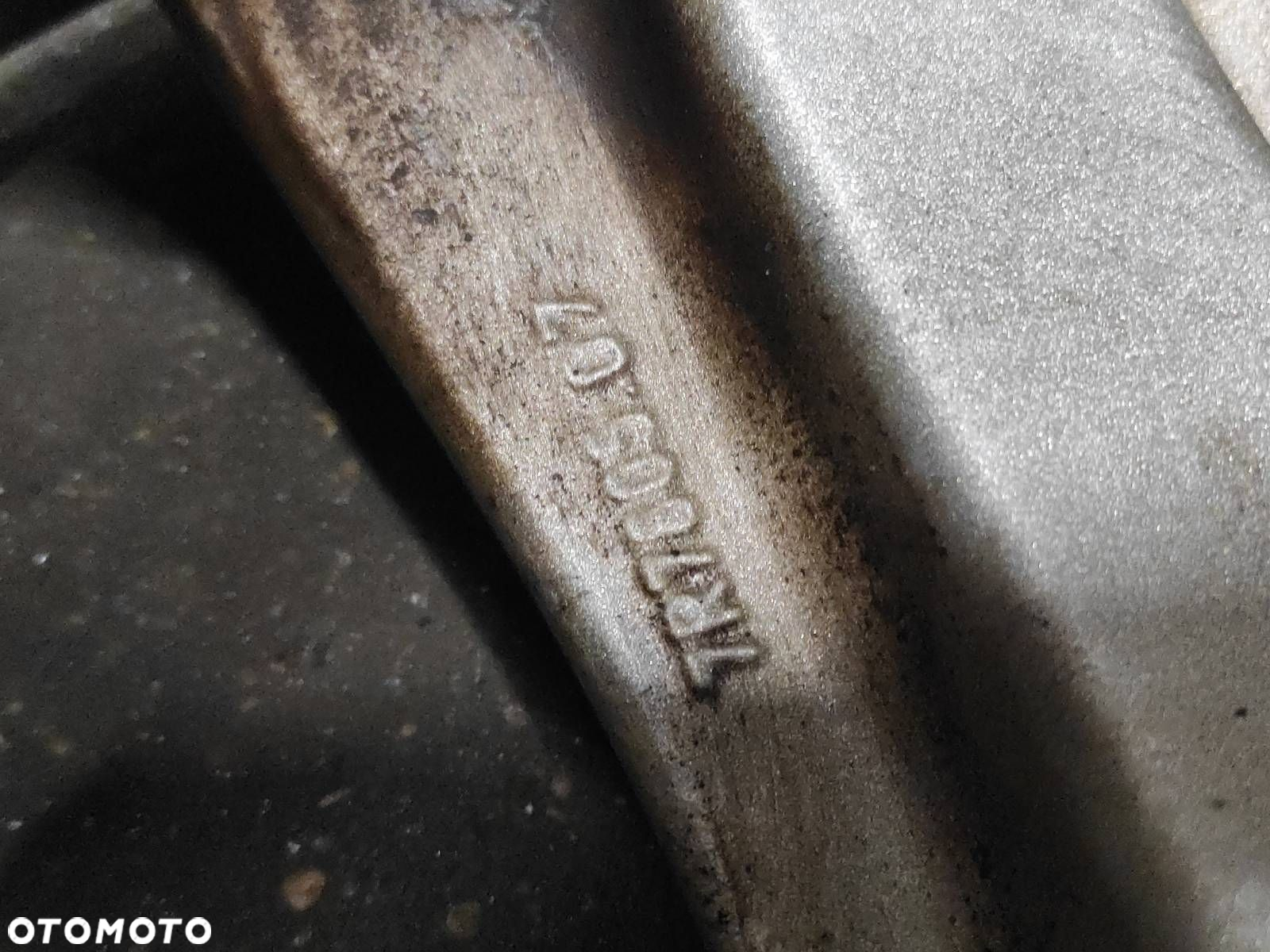 FELGA ALUMINIOWA 8JX17 ET35 5X112 PASSAT B5 - 3