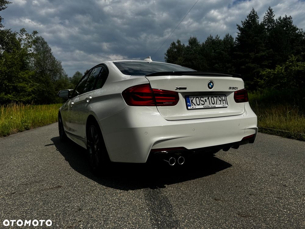 BMW Seria 3 330i GPF xDrive M Sport Shadow - 11