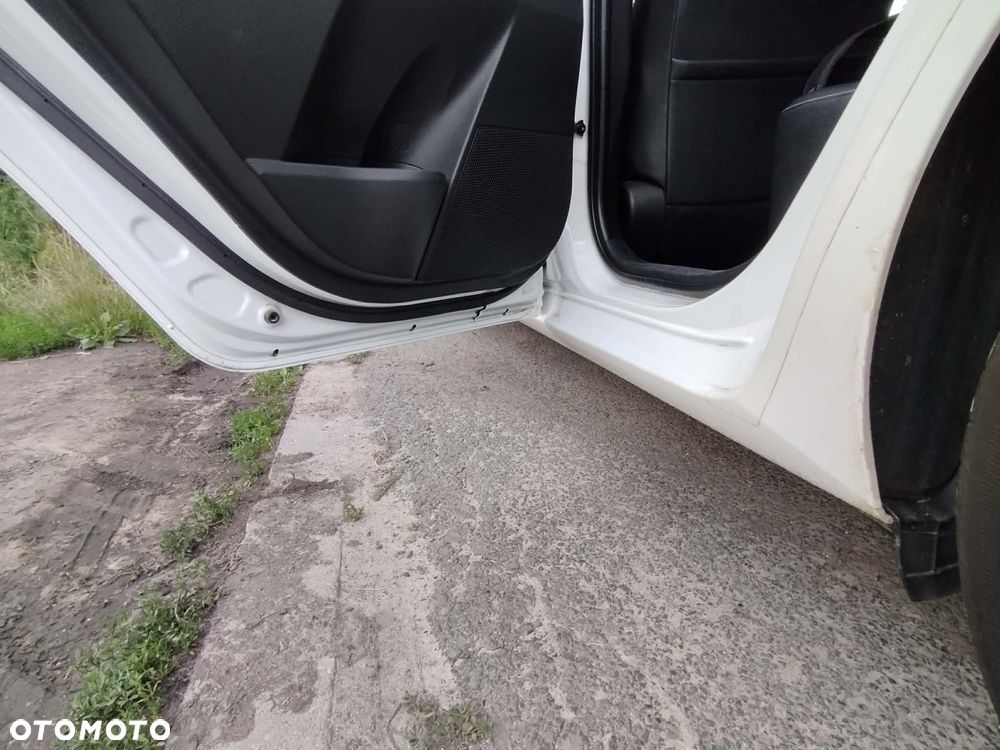 Toyota Auris 1.6 Dynamic - 23