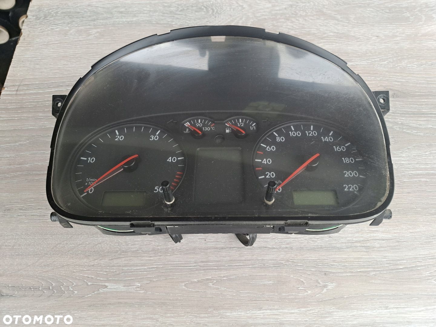 VW T4 LICZNIK ZEGARY 7D0920801B - 1