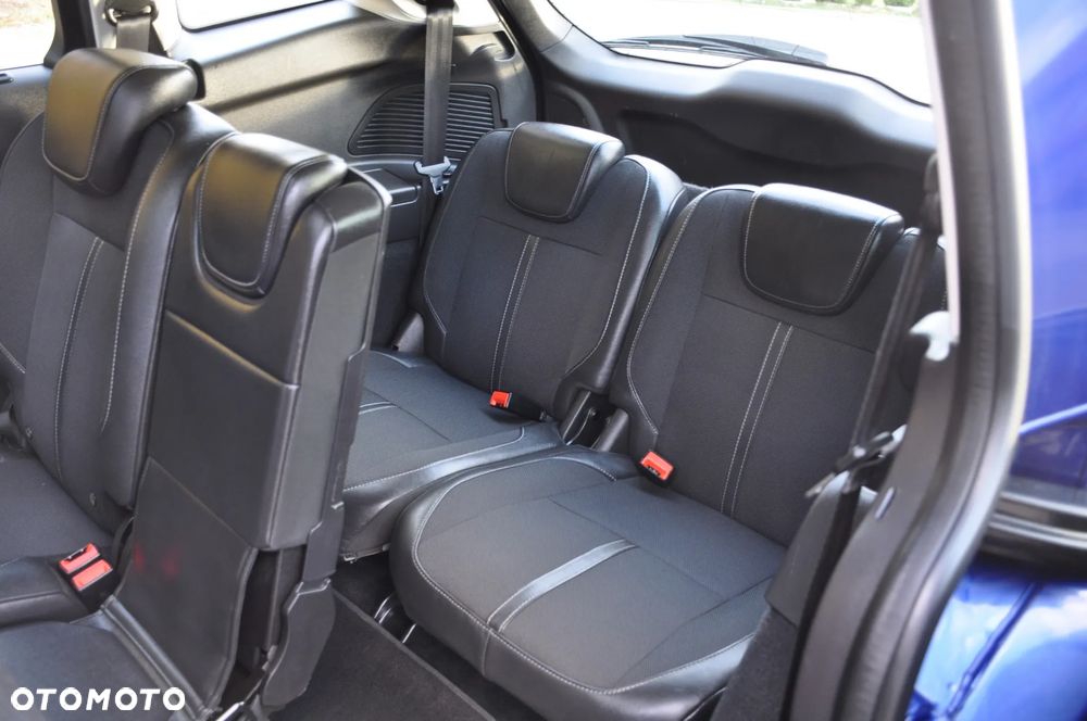 Ford Grand C-MAX - 24