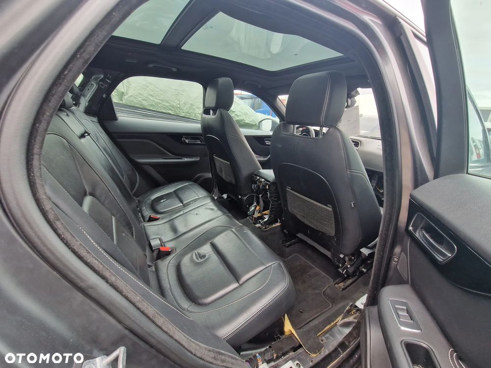 Jaguar F-Pace 2.0 i4D AWD R-Sport - 17