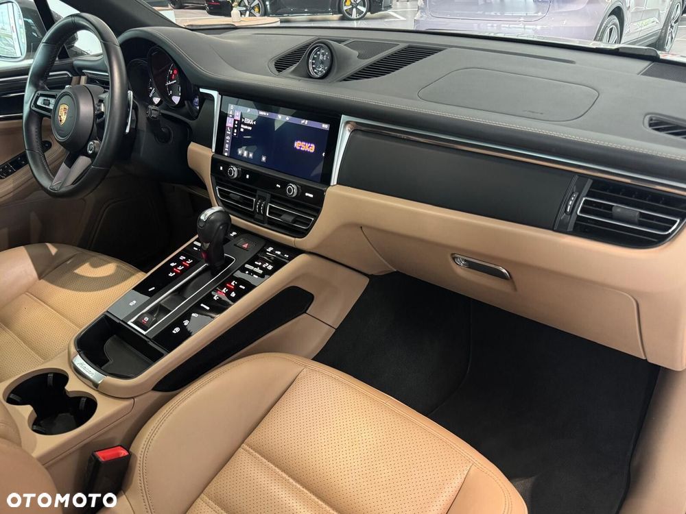 Porsche Macan - 25