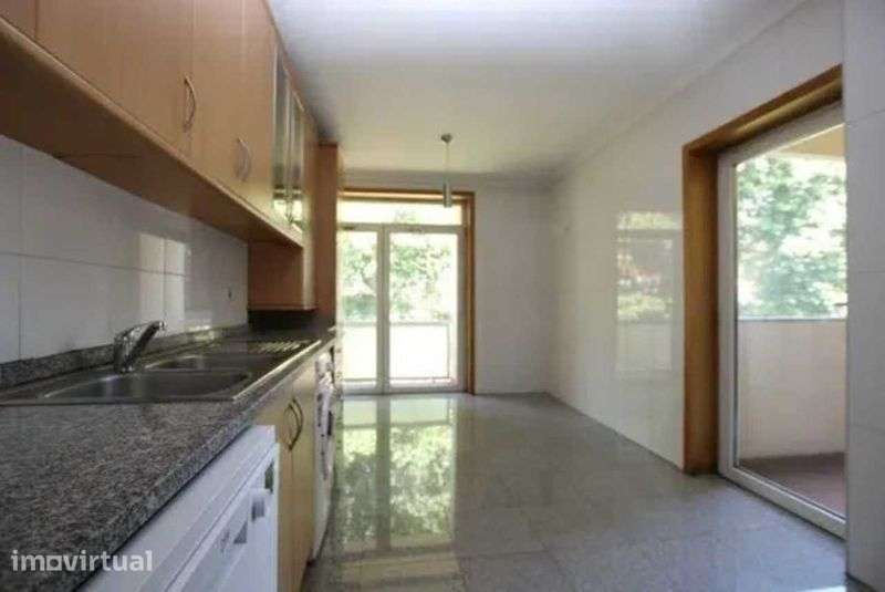 Apartamento T2 para Arrendamento Guimarães - Grande imagem: 4/11
