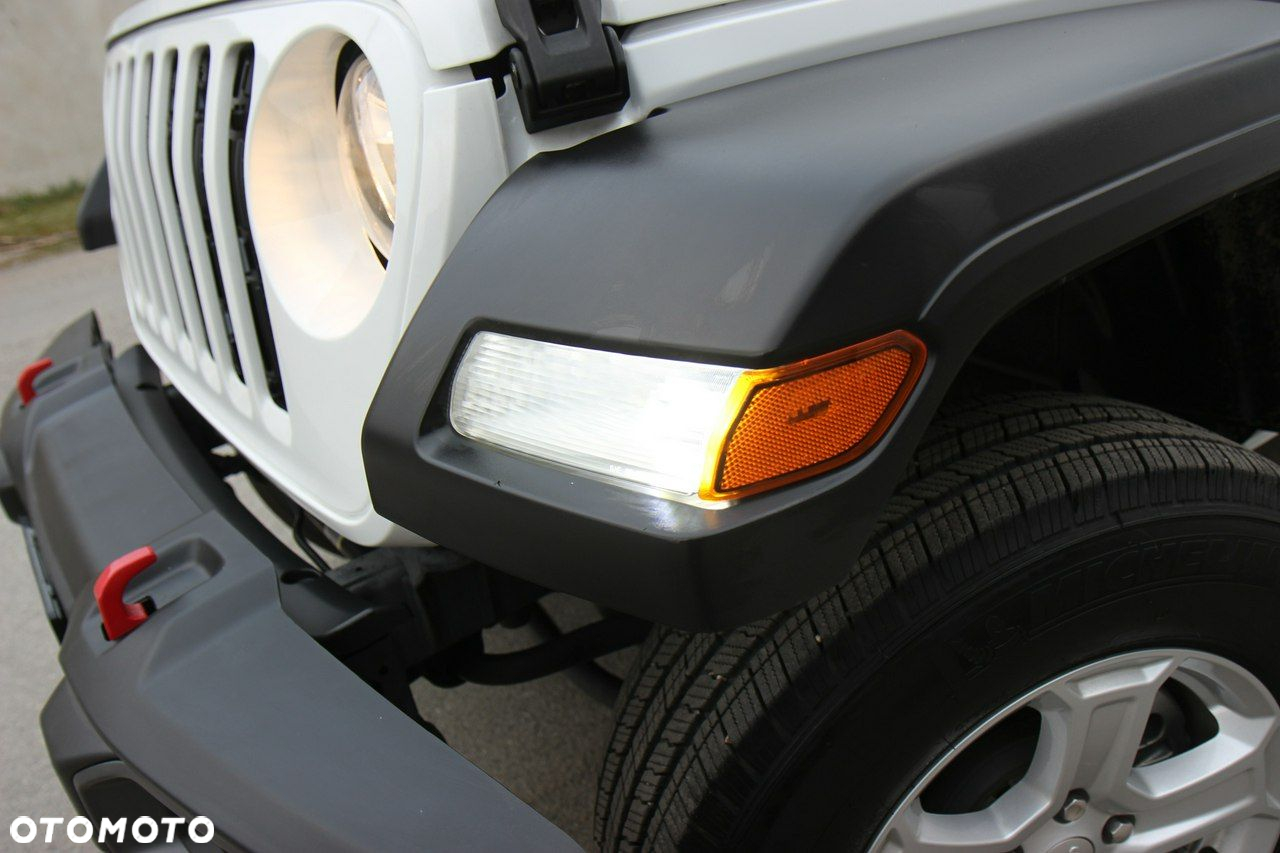 Jeep Wrangler - 32