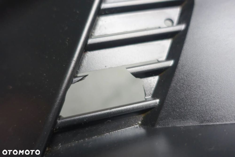 KRATKA PRAWA AUDI A4 B9 LIFT SLINE 8W0807682AK - 4