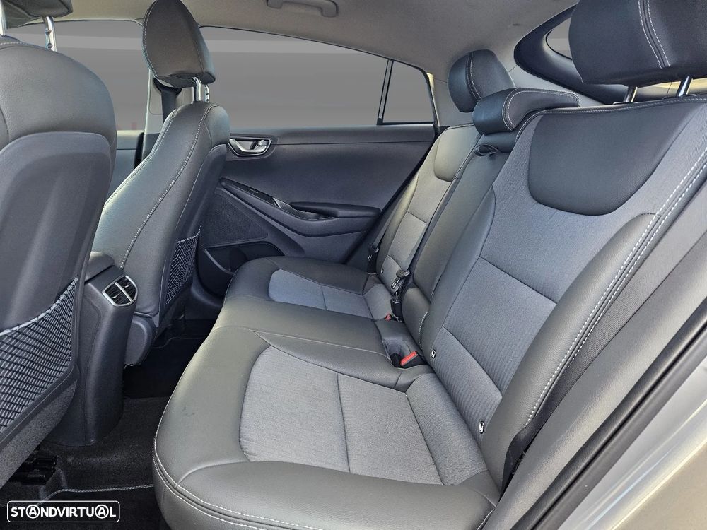 Hyundai Ioniq 1.6 GDI HEV Pack Plus - 23