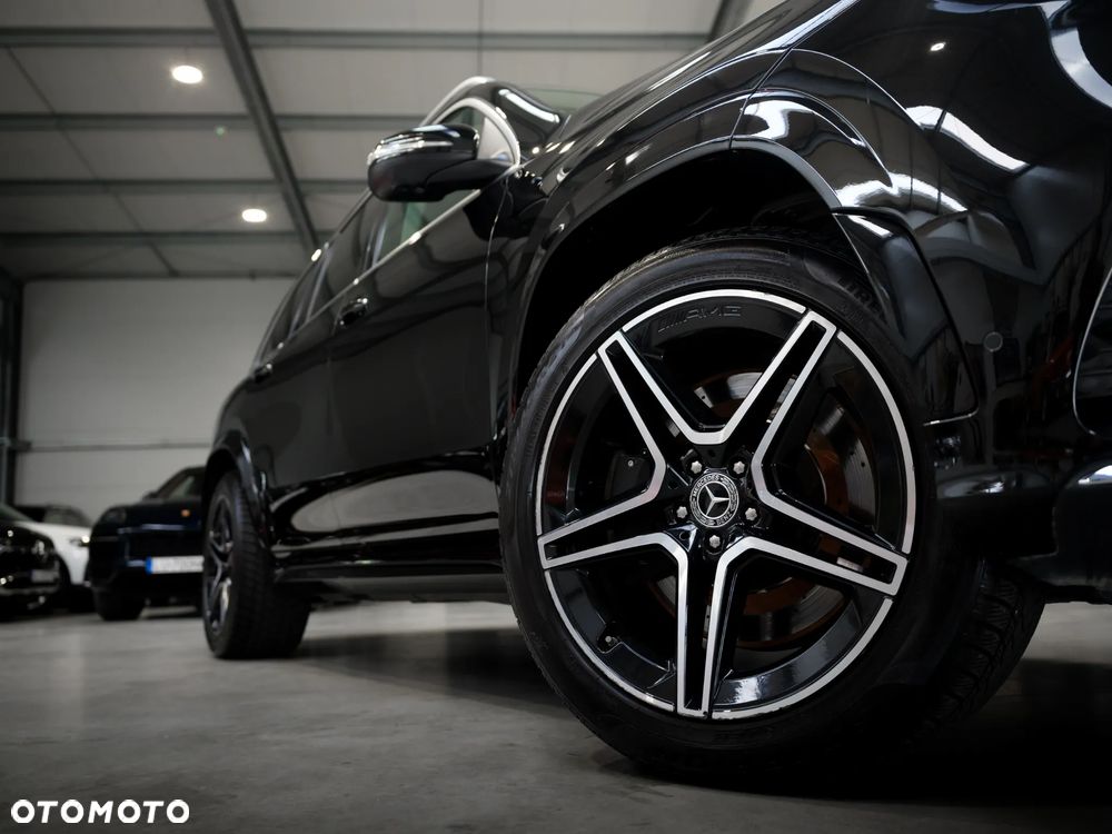 Mercedes-Benz GLS - 12