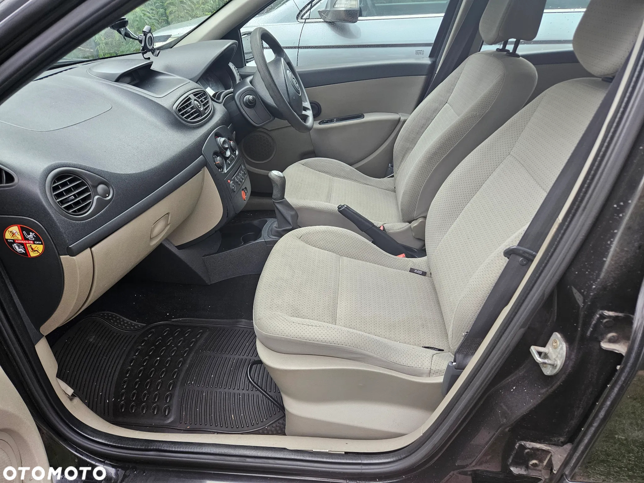 Renault Clio 1.4 16V Confort Dynamique - 2