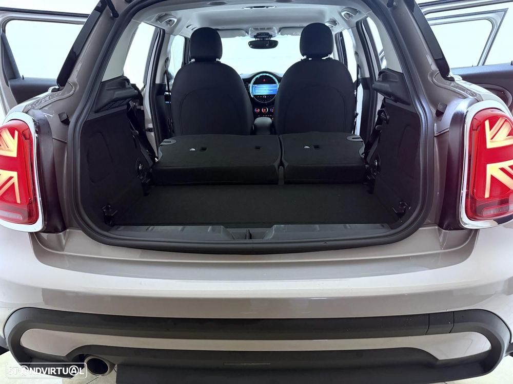 MINI 5 Portas Cooper Auto - 26