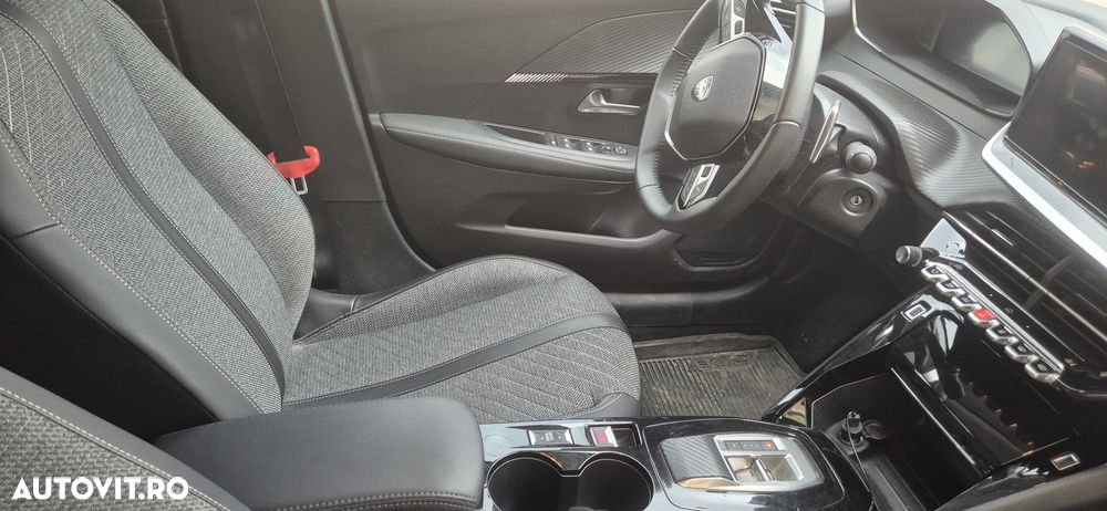 Peugeot 208 1.2 L PureTech STT EAT8 Allure - 8
