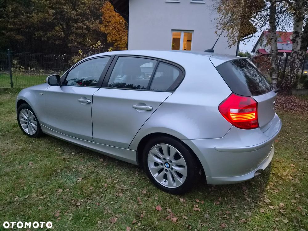 BMW Seria 1 2009 photo 4