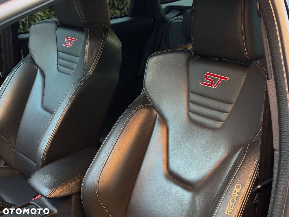 Ford Focus 2.0 EcoBoost ST-2 - 21