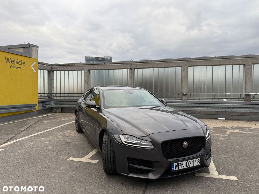 Jaguar XF 2.0 i4D R-Sport - 3