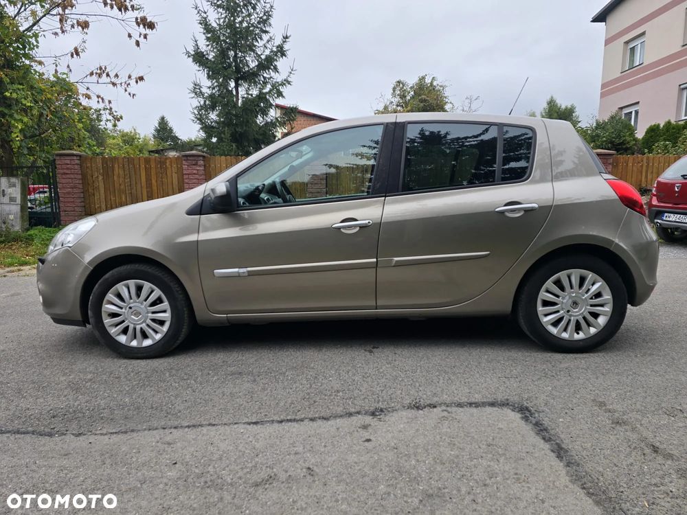 Renault Clio 1.2 16V 75 Expression - 30
