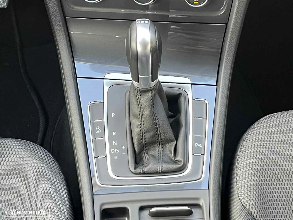 VW Golf 1.0 TSI Confortline DSG - 15