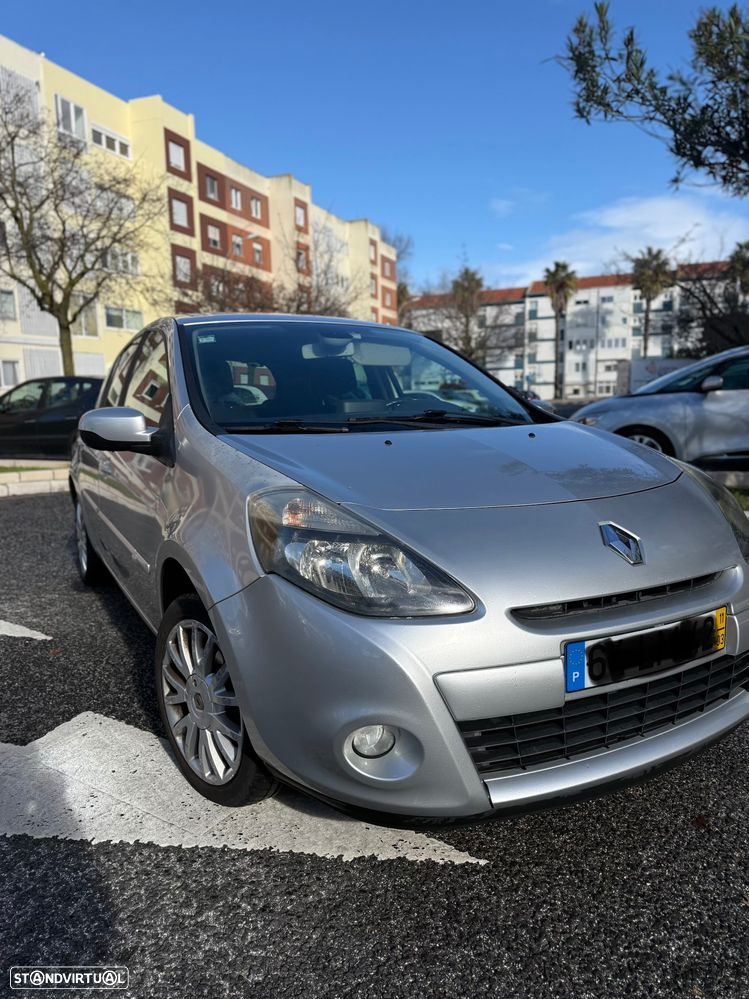Renault Clio 1.2 16V Confort 130g - 1