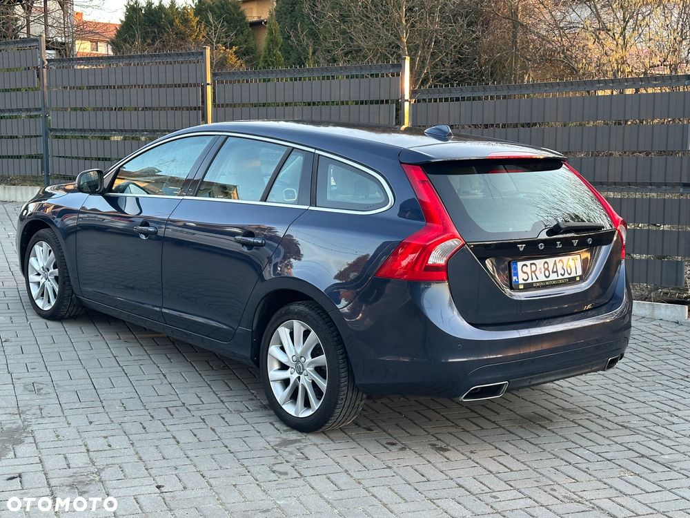 Volvo V60 D4 Momentum - 6