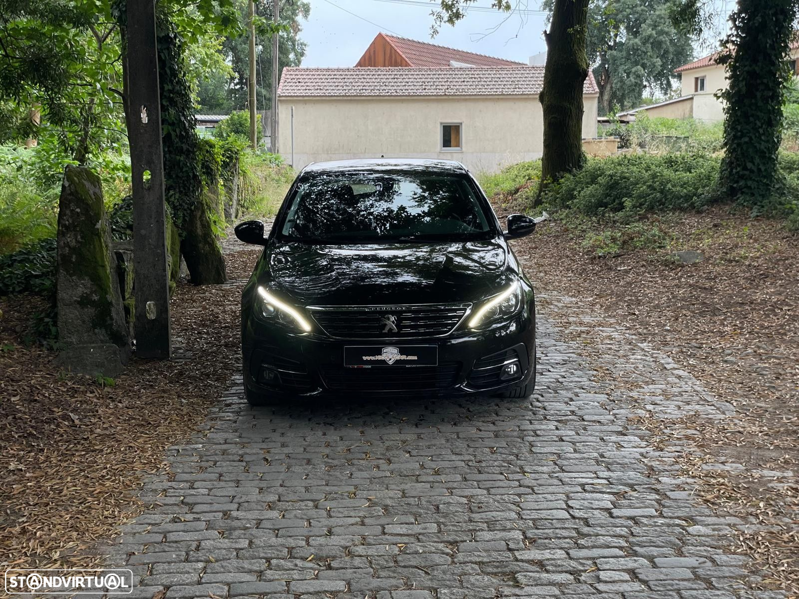 Peugeot 308 1.2 PureTech Allure Pack EAT8 - 28
