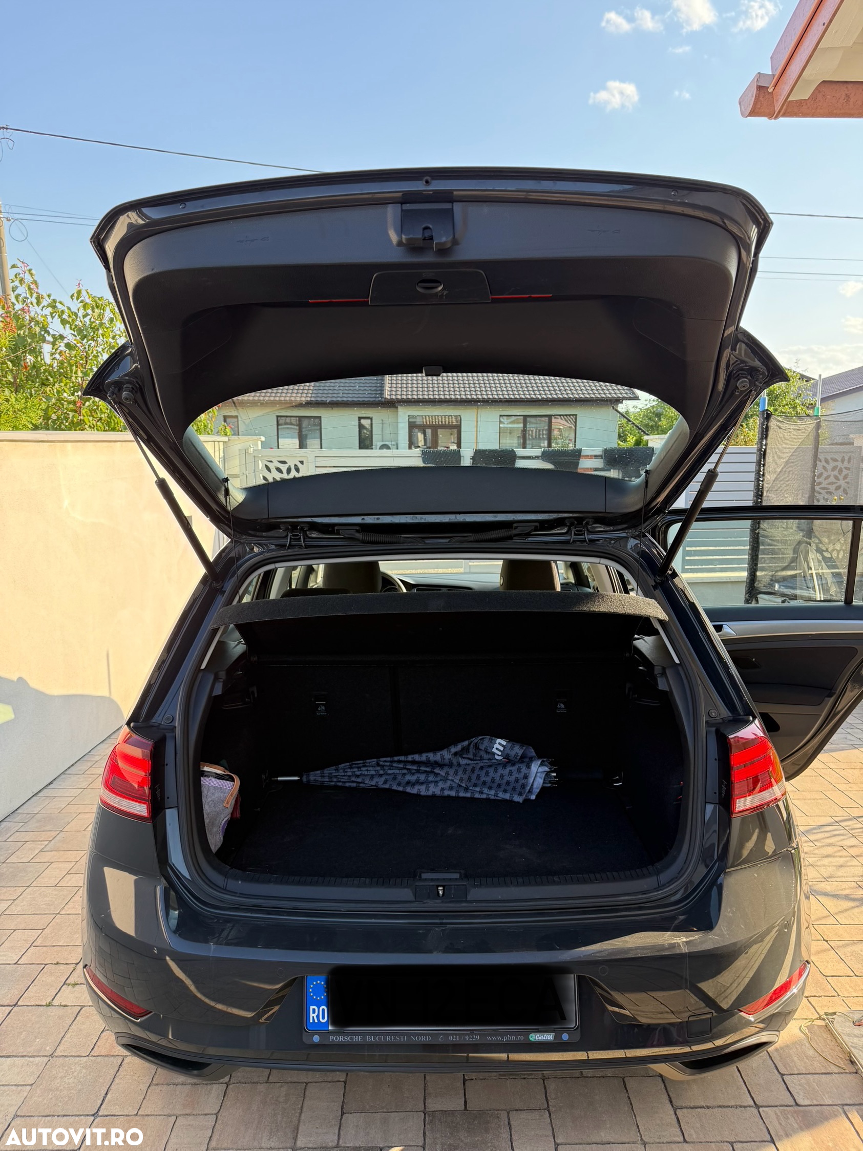 Volkswagen Golf 1.6 TDI Highline - 5