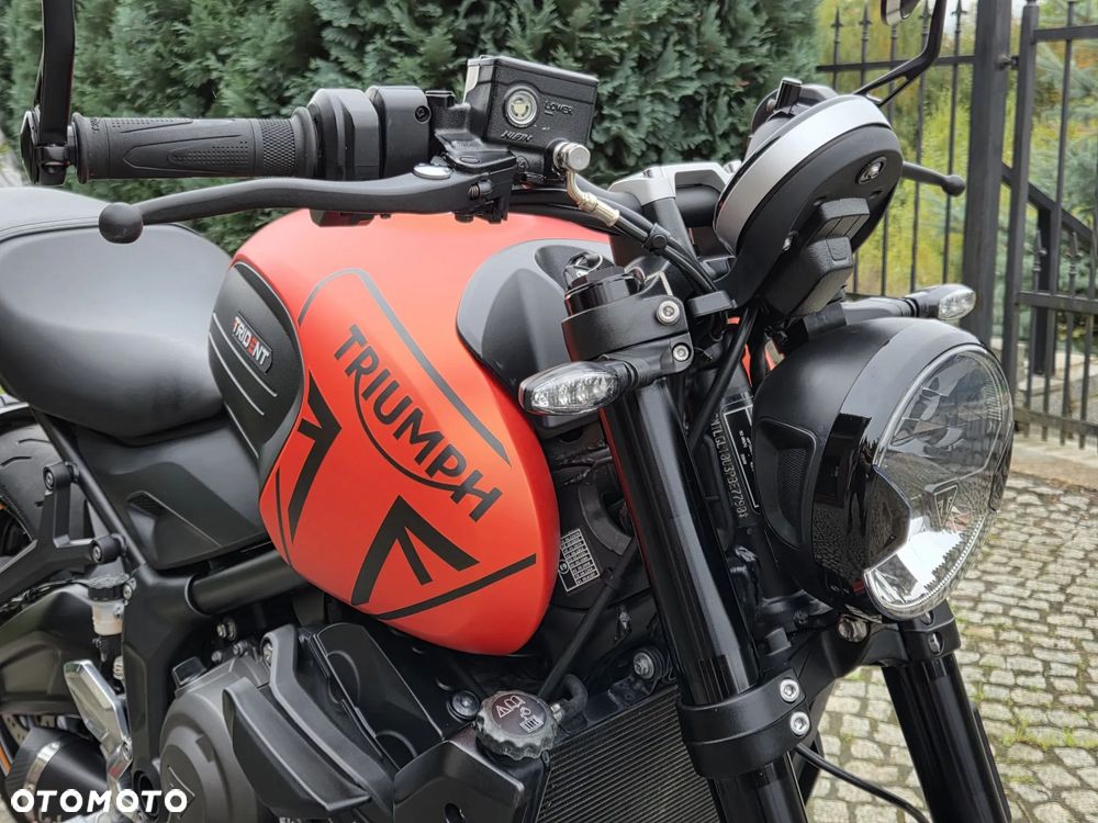 Triumph Trident - 24