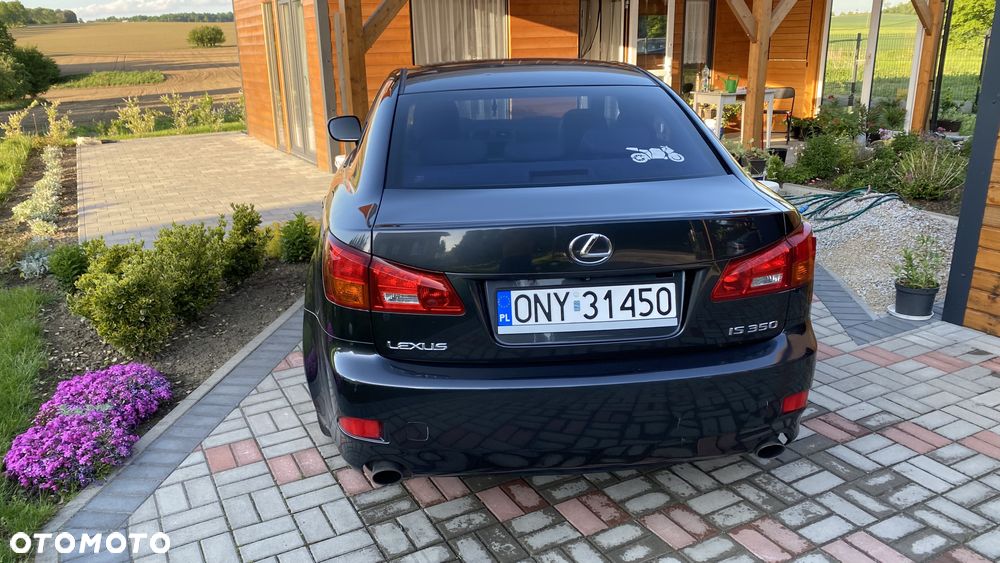 Lexus IS - 32